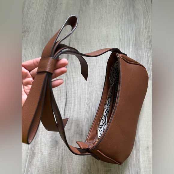 Elegant Brown Leather Women's Bag - Picture 3 of 5